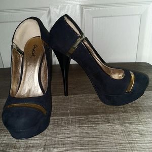 Qupid Black suede Platform stilleto pumps size 8 1/2